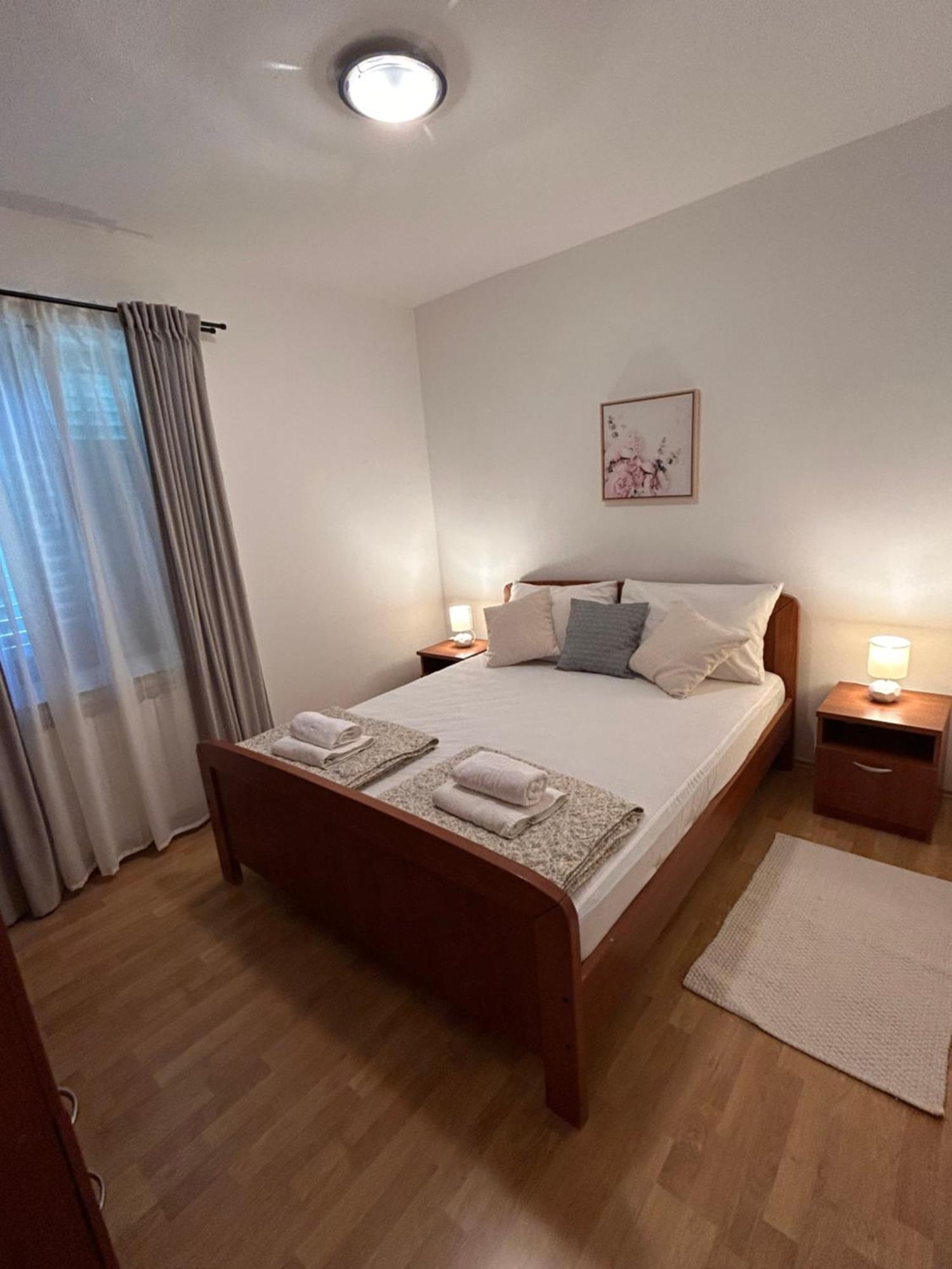 Apartments Marina Sveti Filip i Jakov Exterior photo